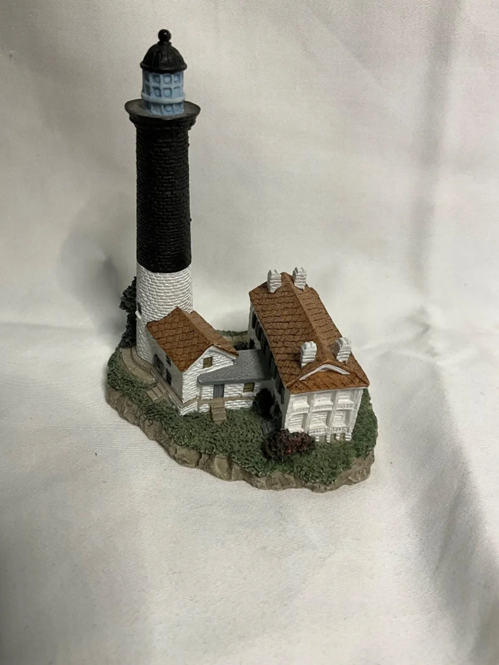 Harbour Lights Miniature Pensacola Florida Lighthouse Figurine LL109 (2000)